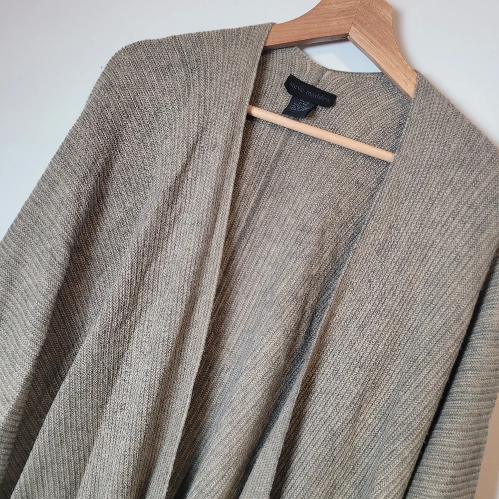 Steve Madden Gray Brown Shawl One Size Fits Most Fringed Hem Pockets
